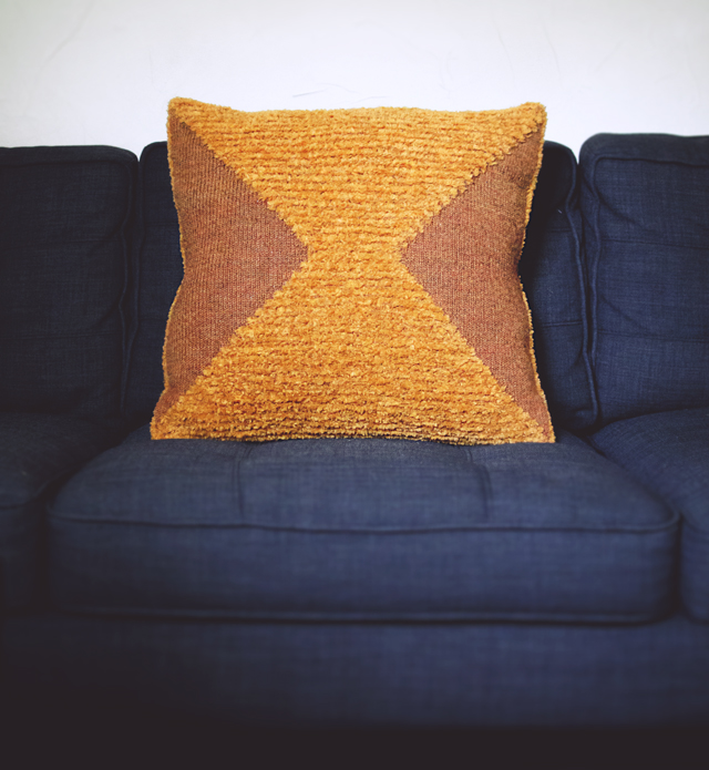 double gauge textured pillow